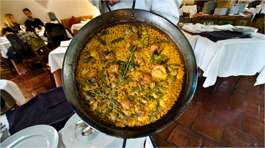 La Paella y sus ingredientes.